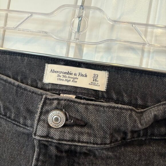 Abercrombie & Fitch Ultra High Rise 90’s Straight Black Jeans Size 33/16S - Picture 6 of 9